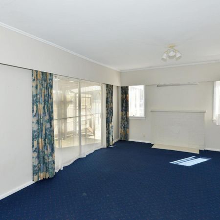 Close to town - Photo 3