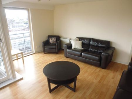 3 bedroom flat to rent - Photo 3