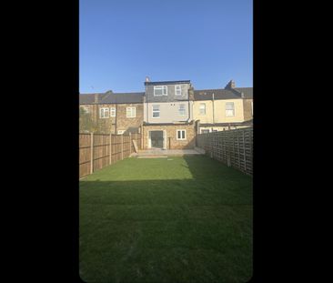 Room in a Shared House, Ardfillan Road, SE6 - Photo 1