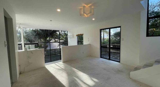 One of a kind - Photo 1