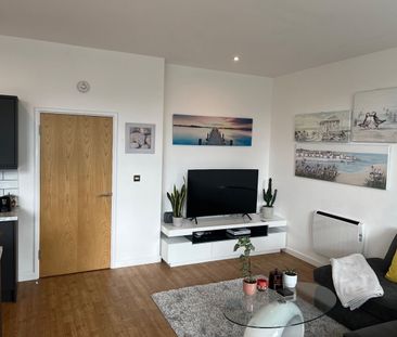 2 Bed Flat, Warwickgate House, M16 - Photo 1