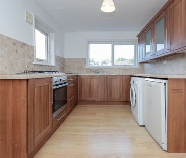 3 bed apartment to rent in Evening Hill Grange, 18 Alington Road, BH14 - Photo 3