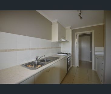 2/12 Mayfair Court, Traralgon, Vic 3844 - Photo 2