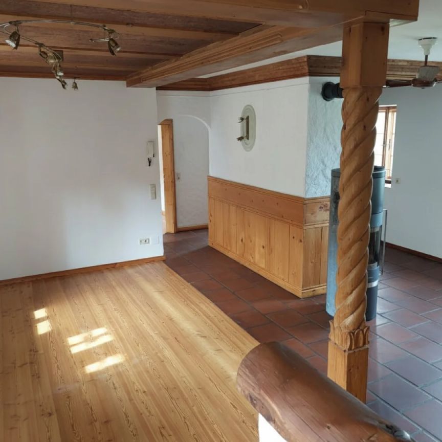 Landleben mit Stil – Charmante Wohnung im liebevoll sanierten Vierkanter im Raum Weistrach - Photo 1