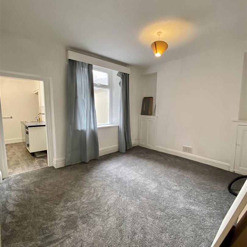 Room For Rent John Street, Pontypridd - Photo 1