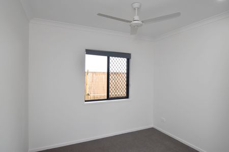 MODERN HOME IN FAMILY ESTATE! - Photo 5