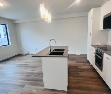 For Lease - 19 RAINWATER Lane Unit# UPPER, Barrie, Ontario - Photo 2