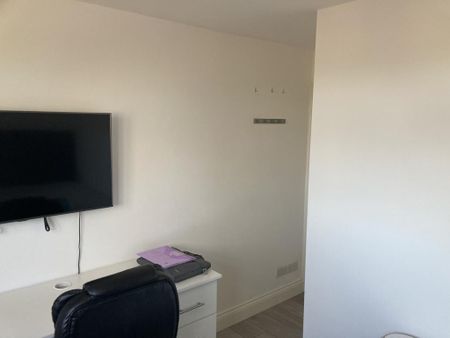 2 bedroom house share to rent - Photo 4
