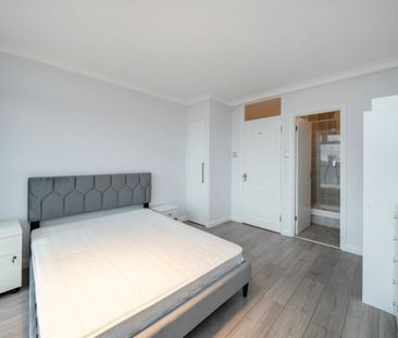 Finchley Road - Photo 4