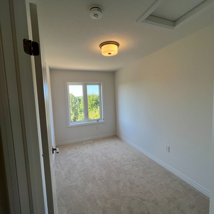 For Lease - 660 Colborne Street Unit# G-35, Brantford, Ontario - Photo 1