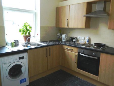 1 bedroom in a house share to rent - Photo 3