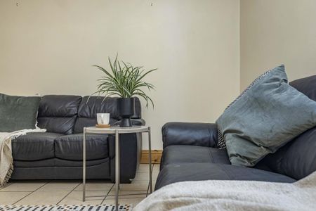 8 bedroom house to rent - Photo 2