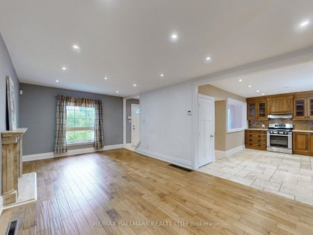 For Lease - 86 Ruggles Avenue, Richmond Hill, Ontario - Photo 2