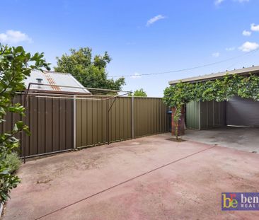 Easy-Care Living in Flora Hill - Photo 4