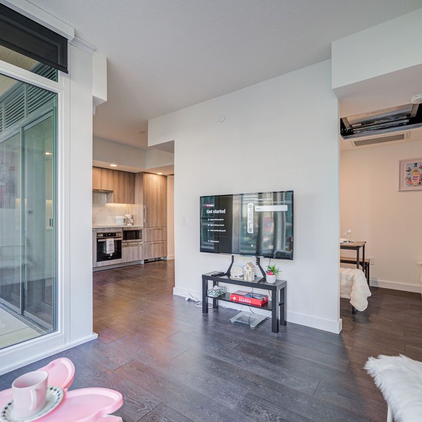 For Lease - 1 Concord Cityplace Way Unit# 303, Toronto, Ontario - Photo 1