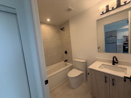 For Lease - 4878 Powers Common Unit# D1102, Burlington, Ontario - Photo 2