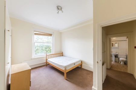 2 Bedroom Flat - Photo 3