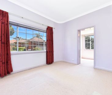 39 Luke Avenue, Burwood NSW 2134 - House For Rent | Domain - Photo 2