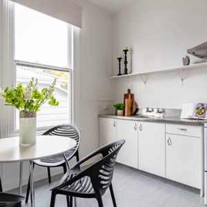 4 Bedroom House in Dunedin Central - Photo 2