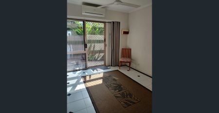 Stunning 3-Bedroom Townhouse With Ocean Views - Prime Esplanade Location - Photo 2