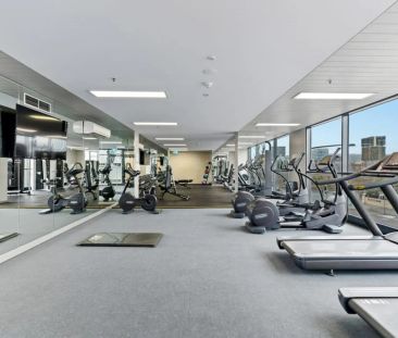 Urban Elegance & Convenience: One Bedroom Apartment in Heart of the... - Photo 2