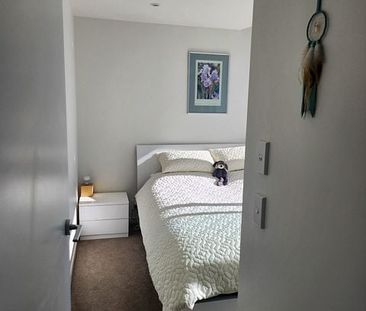 Immaculate furnished 13th floor 1BR apt + park opt - Photo 5