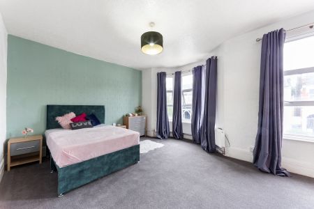 🌺 5 MINS TO TURNPIKE LANE - ALL BILLS & CLEANER 🌺 Room 1 - Photo 2