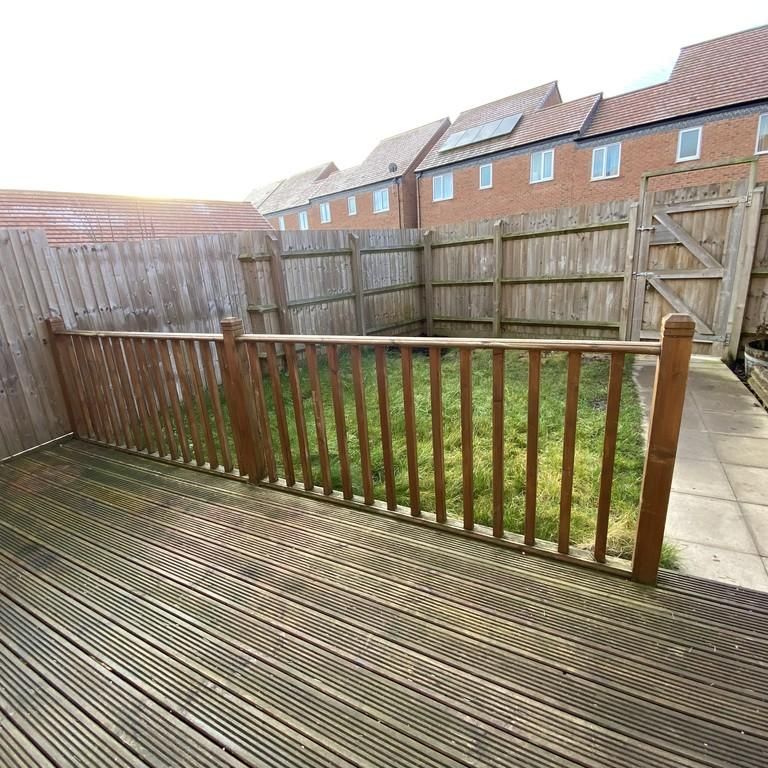 3 bedroom terraced house to rent - Photo 1