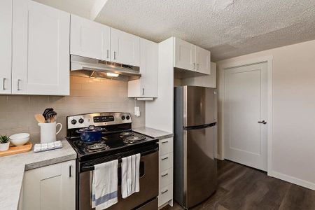 401 Grier Avenue NE, Calgary - Photo 5