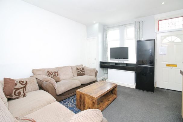 3 bedroom terraced house to rent - Photo 1