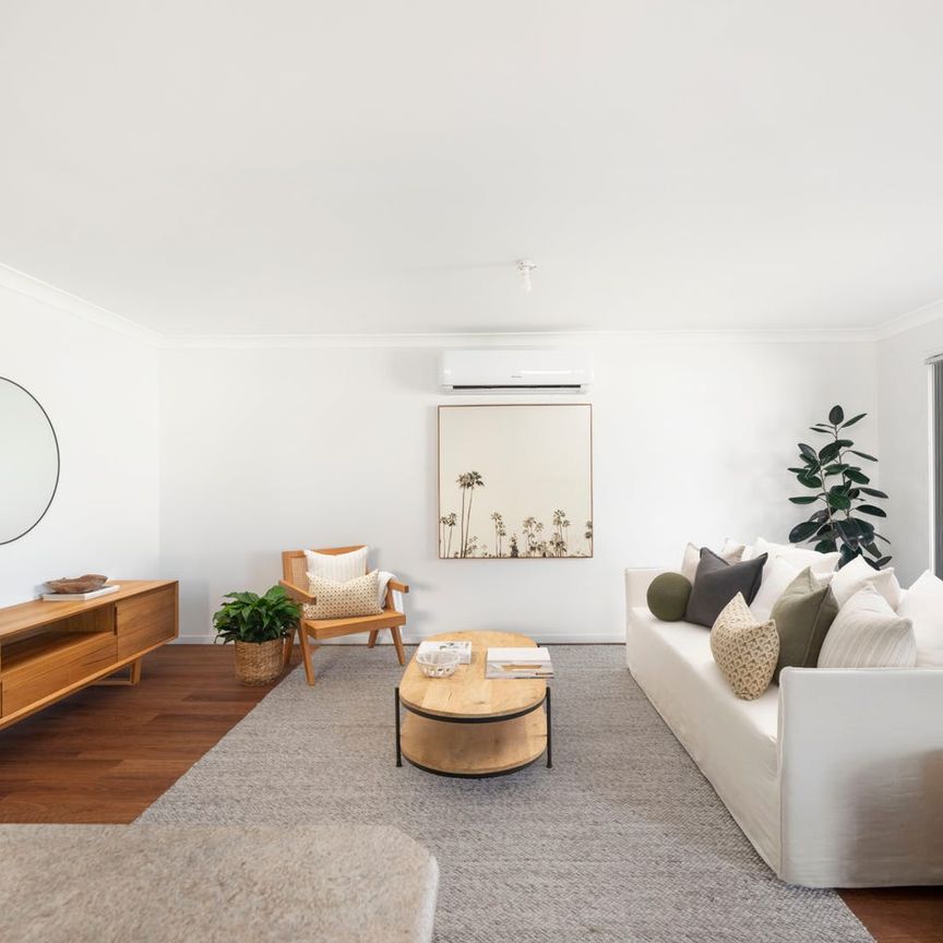 Convenient Mayfield Location | Freshly Updated, Low-Maintenance Single-Level Living! OPEN HOME THURSDAY 15 OCTOBER @ 6PM - Photo 1