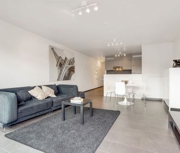 Gemeubeld appartement met 2 slaapkamers en terras - Photo 1