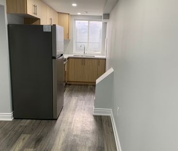 For Lease - 37 Pennyroyal Crescent, Brampton, Ontario - Photo 6