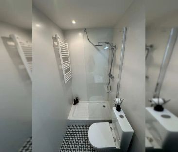 Room in a shared 3-bedroom apartment for rent in Hispanoamérica, restrictions apply - Photo 3