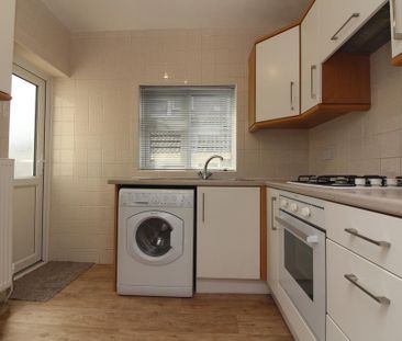2 bedroom semi-detached house to rent - Photo 3