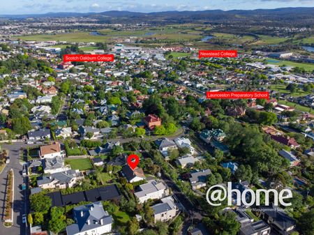 Character Family Home - Photo 5