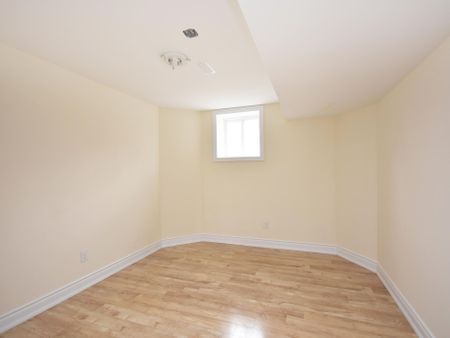 For Lease - 110 Banbridge Crescent Unit# Lower, Brampton, Ontario - Photo 3