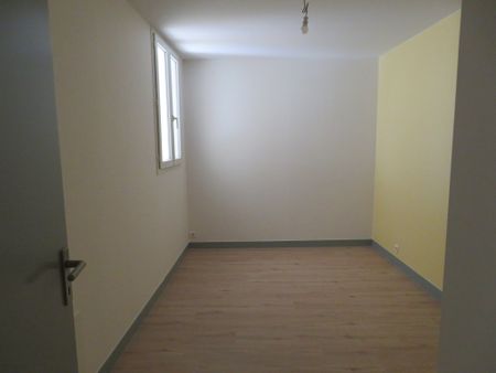 Location Appartement 2 pièces 59m² BELLAC 87300 - Photo 2