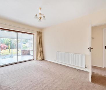 2 bedroom semi-detached bungalow to rent - Photo 4