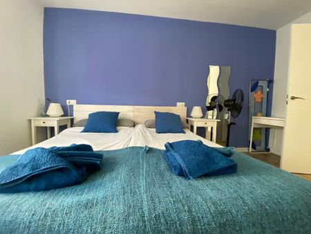 Calle de los Dos Amigos, Madrid, Community of Madrid 28015 - Foto 3