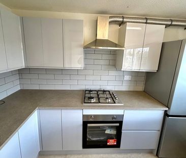 3 Bed End Terrace, St Saviours Road, RG1 - Photo 4