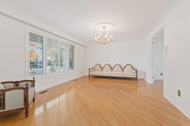 For Lease - 305 Ulric Crescent, Oakville, Ontario - Photo 1