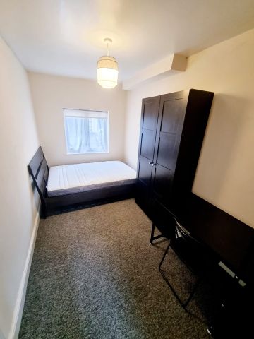 8 Bed Semi-Detached House, Stanbury Avenue, BS16 - Photo 4