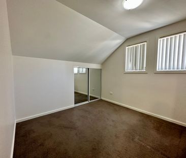 Modern Two Bedroom Townhouse - Photo 2