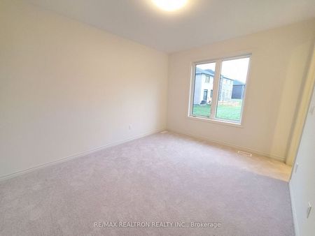 For Lease - 7 Mayapple Street, Adjala-Tosorontio, Ontario - Photo 4