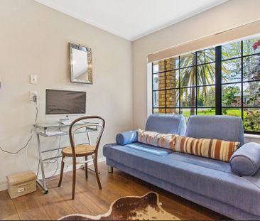 Beautiful house with view and close to Airport - Photo 3