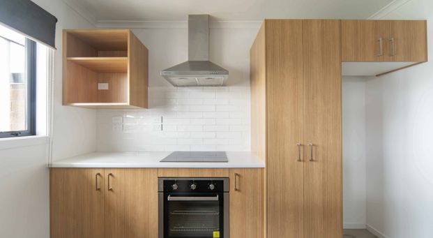 Modern 2-Bedroom Townhouse - The Perfect Lock-Up and Leave - Photo 1