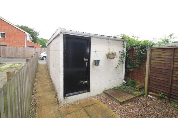 2 bedroom house to rent - Photo 1