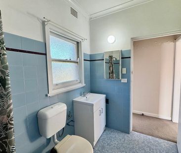 Location, location, location - Photo 5