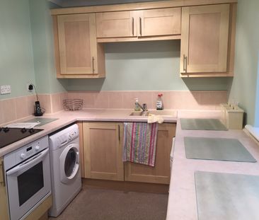 2 bedroom maisonette to rent - Photo 2